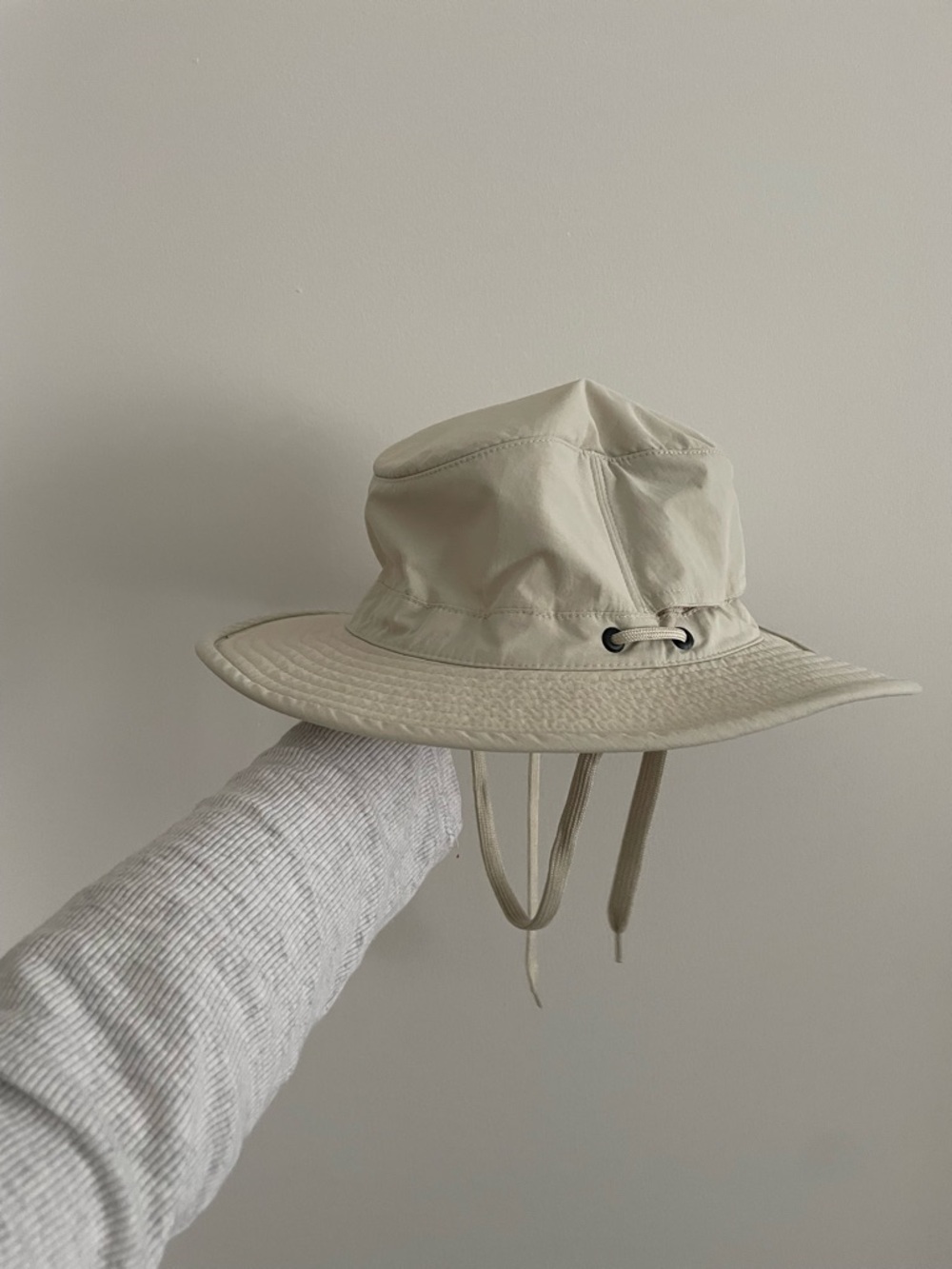 Tilley hat - Picture 5 of 8